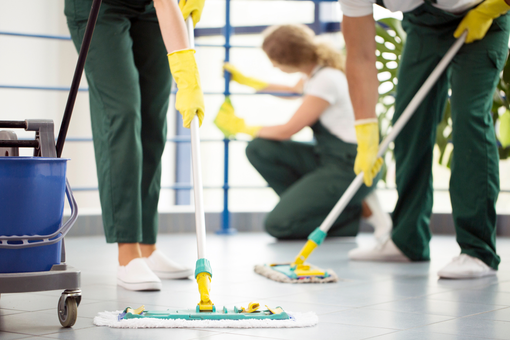 4 Reasons to Hire Cleaners When Moving Out