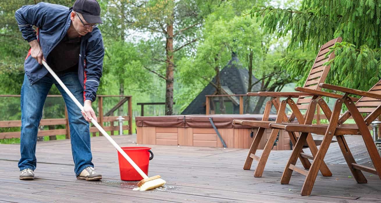 deck cleaning service