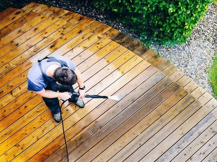wood deck cleaning